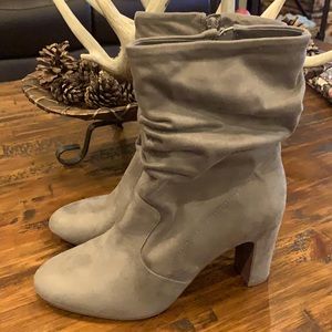 Kelly & Katie Never Been Worn 8M Tan Boots